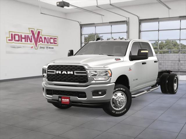 2024 RAM Ram 3500 Chassis Cab RAM 3500 SLT CREW CAB CHASSIS 4X4 60 CA