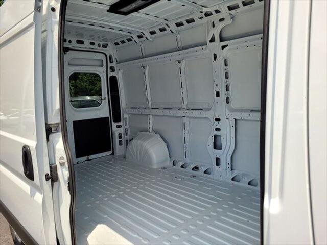 2024 Ram ProMaster 2500 Cargo Van SLT High Roof 159" WB