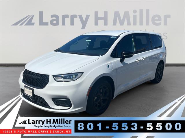 2024 Chrysler Pacifica Hybrid PACIFICA PLUG-IN HYBRID S APPEARANCE