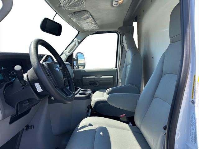 2025 Ford E-350 Cutaway Base