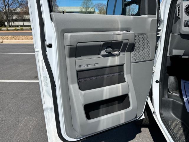 2025 Ford E-350 Cutaway Base