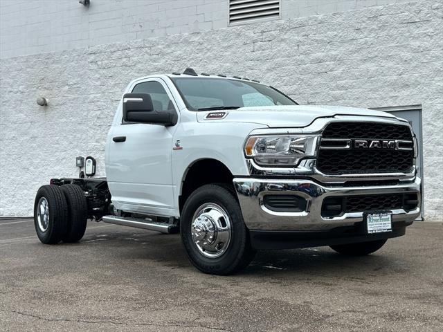 2024 RAM Ram 3500 Chassis Cab RAM 3500 TRADESMAN CHASSIS REGULAR CAB 4X4 60 CA 2024 RAM Ram 3500 Chassis Cab RAM 3500 TRADESMAN CHASSIS REGULAR CAB 4X4 60 CA