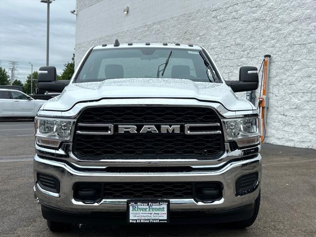2024 RAM Ram 3500 Chassis Cab RAM 3500 TRADESMAN CHASSIS REGULAR CAB 4X4 60 CA 2024 RAM Ram 3500 Chassis Cab RAM 3500 TRADESMAN CHASSIS REGULAR CAB 4X4 60 CA