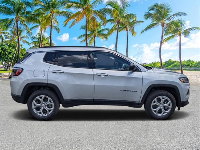 2024 Jeep Compass COMPASS LATITUDE 4X4