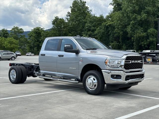 2024 RAM Ram 3500 Chassis Cab RAM 3500 SLT CREW CAB CHASSIS 4X4 60 CA