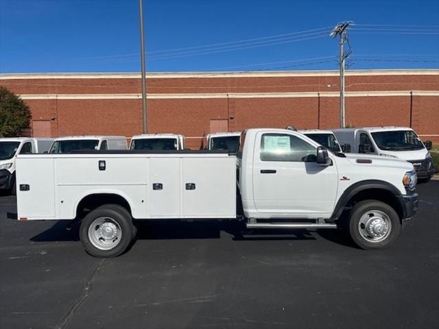 2024 RAM Ram 5500 Chassis Cab RAM 5500 TRADESMAN CHASSIS REGULAR CAB 4X4 84 CA