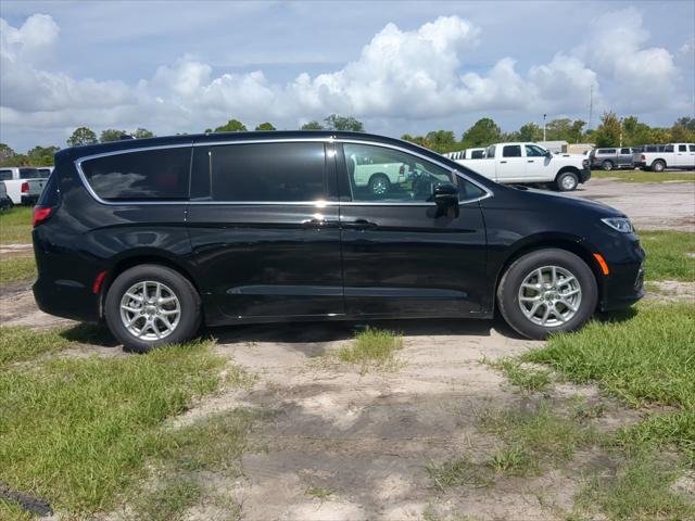 2024 Chrysler Pacifica PACIFICA TOURING L