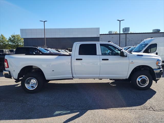 2024 RAM Ram 3500 RAM 3500 TRADESMAN CREW CAB 4X4 8 BOX