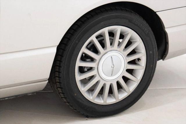 2005 Ford Thunderbird Deluxe Convertible 2D