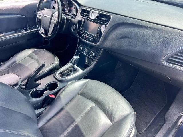 2011 Chrysler 200 Limited