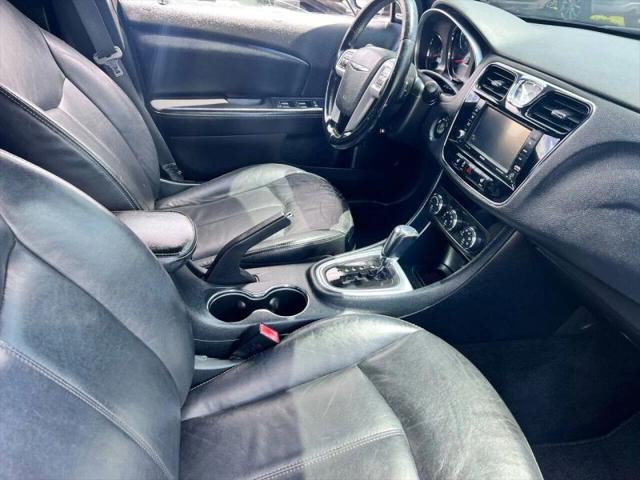 2011 Chrysler 200 Limited