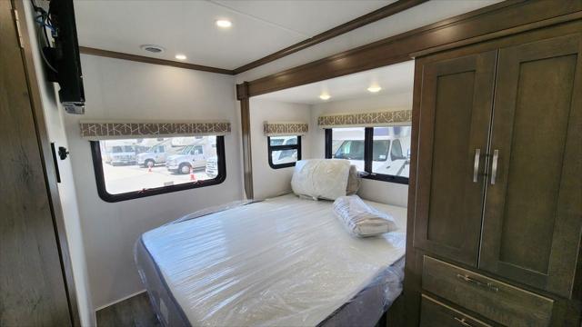 2025 Mercedes-Benz Sprinter 3500XD Chassis Standard Roof 4-Cyl Diesel HO
