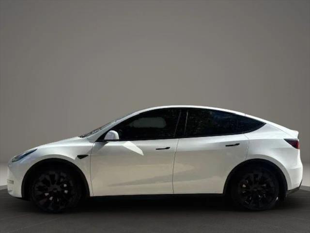 2022 Tesla Model Y Long Range Dual Motor All-Wheel Drive