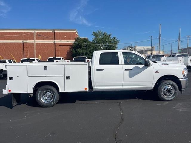 2024 RAM Ram 3500 Chassis Cab RAM 3500 TRADESMAN CREW CAB CHASSIS 4X4 60 CA