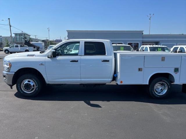 2024 RAM Ram 3500 Chassis Cab RAM 3500 TRADESMAN CREW CAB CHASSIS 4X4 60 CA