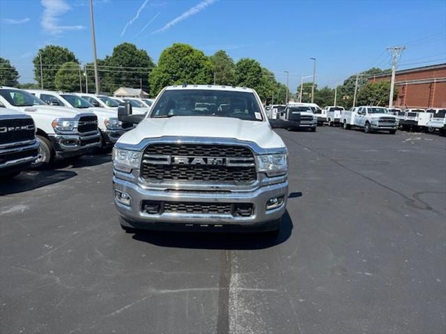 2024 RAM Ram 3500 Chassis Cab RAM 3500 TRADESMAN CREW CAB CHASSIS 4X4 60 CA