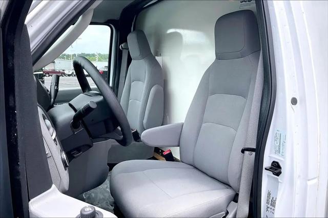2024 Ford E-450 Cutaway Base