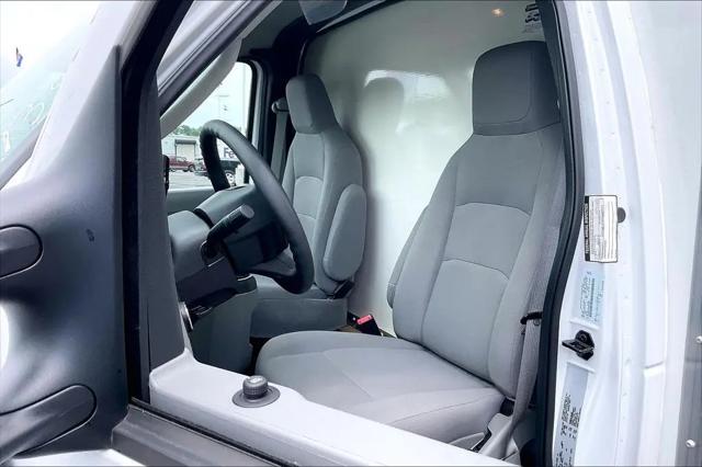 2024 Ford E-450 Cutaway Base