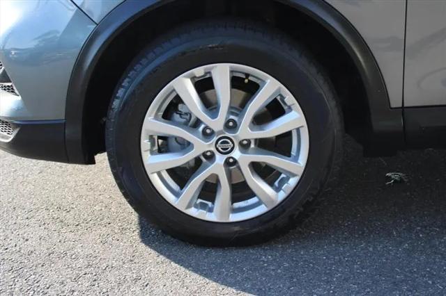 2021 Nissan Rogue Sport SV FWD Xtronic CVT