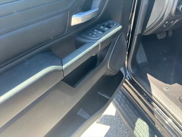 2025 Ram 1500 Tradesman Crew Cab 4x4 5'7" Box