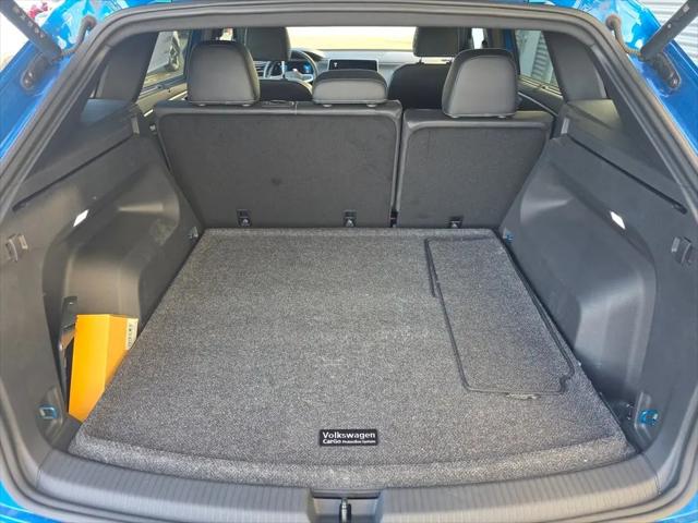 2024 Volkswagen Atlas Cross Sport 2.0T SEL R-Line