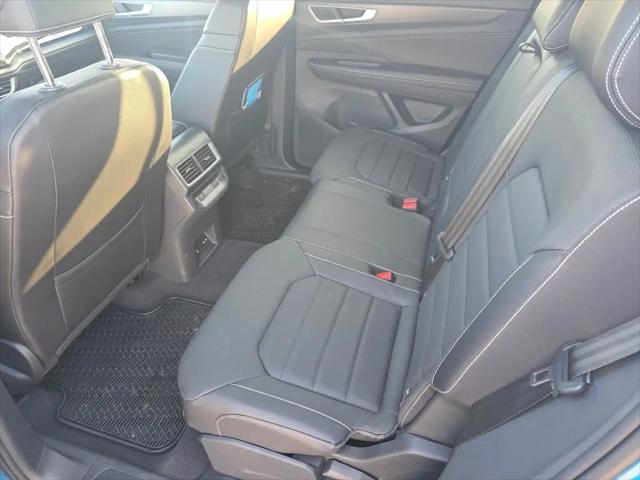 2024 Volkswagen Atlas Cross Sport 2.0T SEL R-Line
