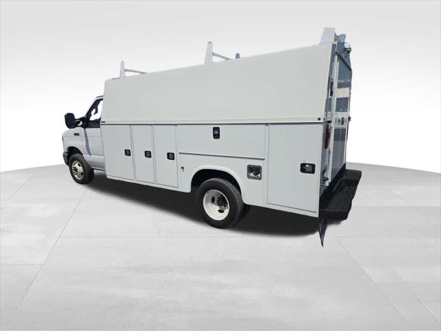 2024 Ford E-450 Cutaway Base