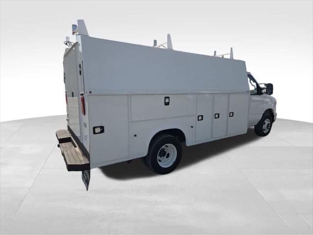 2024 Ford E-450 Cutaway Base