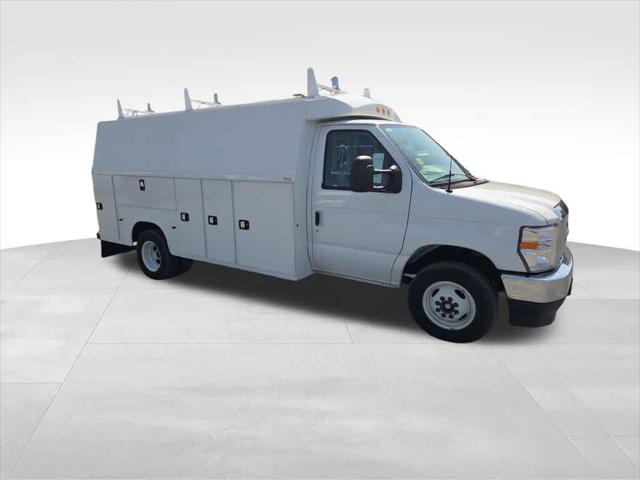 2024 Ford E-450 Cutaway Base