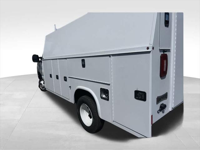 2024 Ford E-450 Cutaway Base