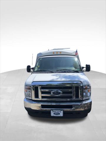 2024 Ford E-450 Cutaway Base