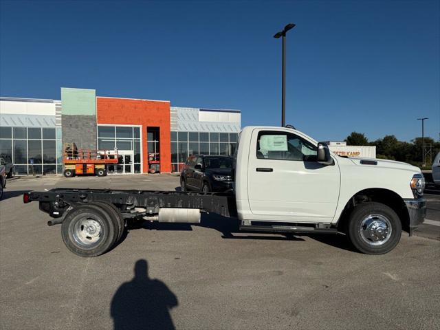 2024 RAM Ram 3500 Chassis Cab RAM 3500 TRADESMAN CHASSIS REGULAR CAB 4X4 84 CA