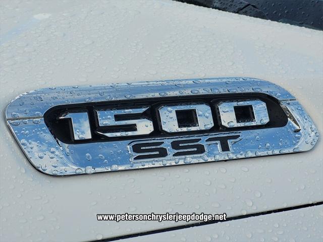 2025 RAM Ram 1500 RAM 1500 LARAMIE CREW CAB 4X4 64 BOX