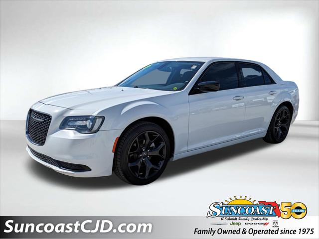 2022 Chrysler 300 Touring 2022 Chrysler 300 Touring