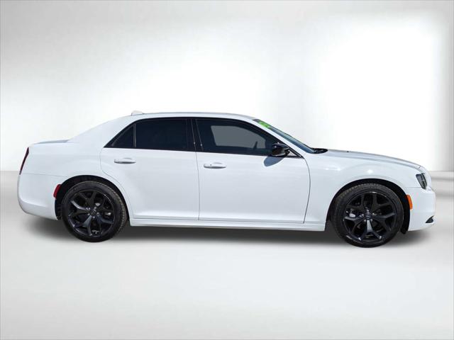 2022 Chrysler 300 Touring 2022 Chrysler 300 Touring