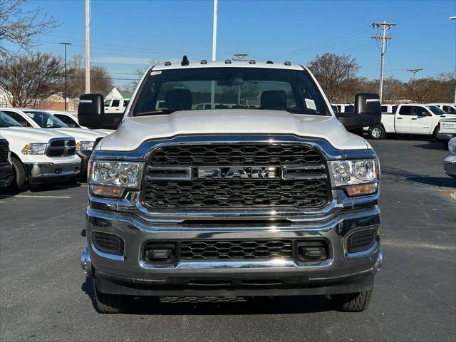 2024 RAM Ram 3500 Chassis Cab RAM 3500 TRADESMAN CHASSIS REGULAR CAB 4X4 60 CA