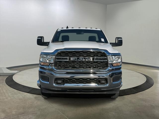 2024 RAM Ram 3500 Chassis Cab RAM 3500 TRADESMAN CHASSIS REGULAR CAB 4X4 60 CA