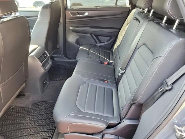 2024 Volkswagen Atlas Cross Sport 2.0T SEL R-Line