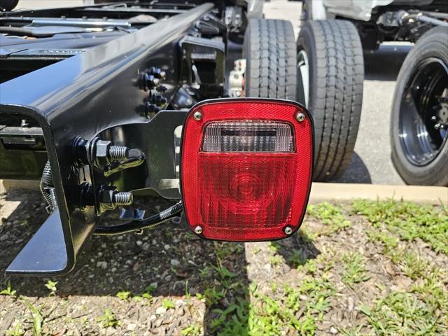 2024 Chevrolet Silverado 6500HD 1WT