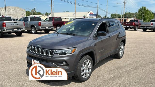 2024 Jeep Compass COMPASS LATITUDE LUX 4X4