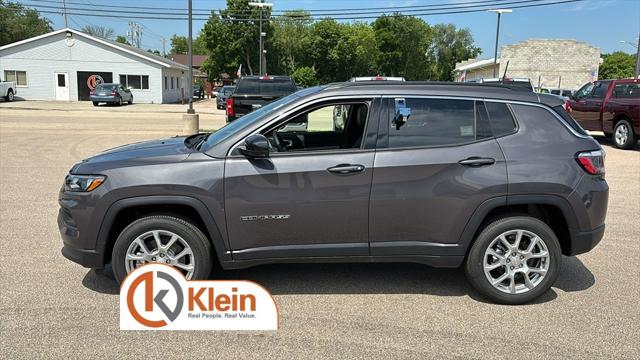 2024 Jeep Compass COMPASS LATITUDE LUX 4X4