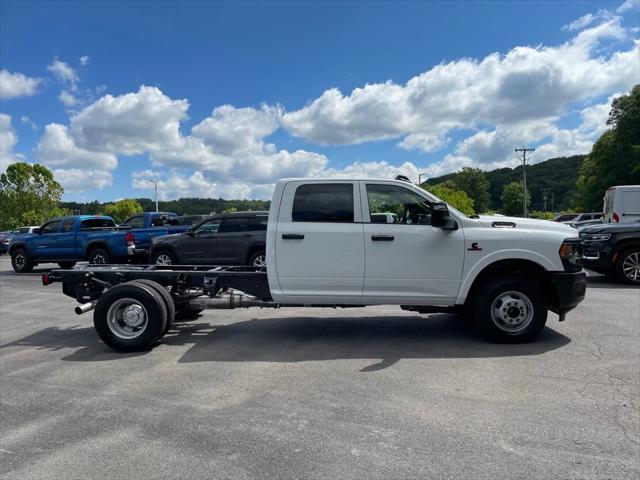 2024 RAM Ram 3500 Chassis Cab RAM 3500 TRADESMAN CREW CAB CHASSIS 4X4 60 CA