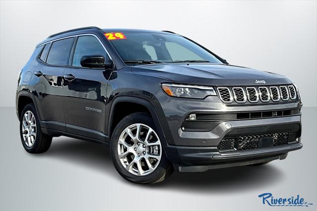 2024 Jeep Compass COMPASS LATITUDE LUX 4X4