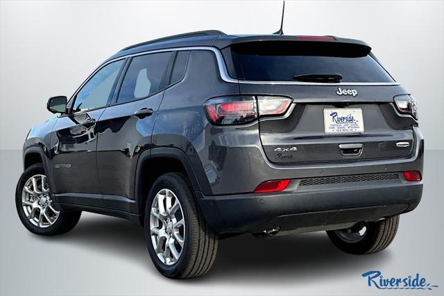 2024 Jeep Compass COMPASS LATITUDE LUX 4X4
