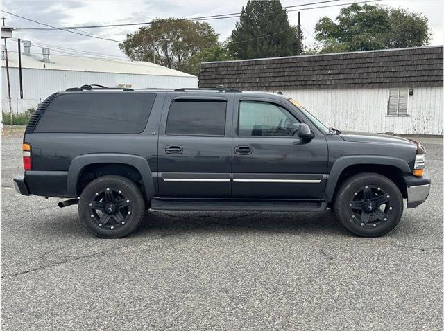 2004 Chevrolet Suburban LT