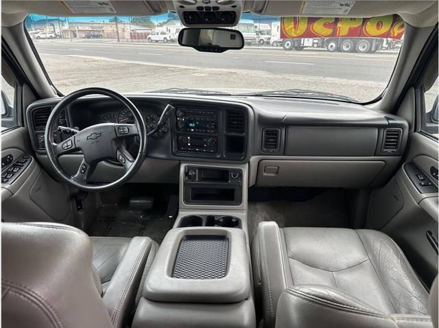 2004 Chevrolet Suburban LT