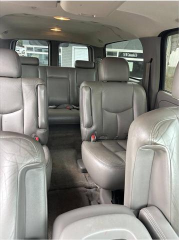 2004 Chevrolet Suburban LT