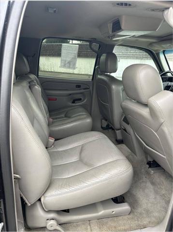 2004 Chevrolet Suburban LT