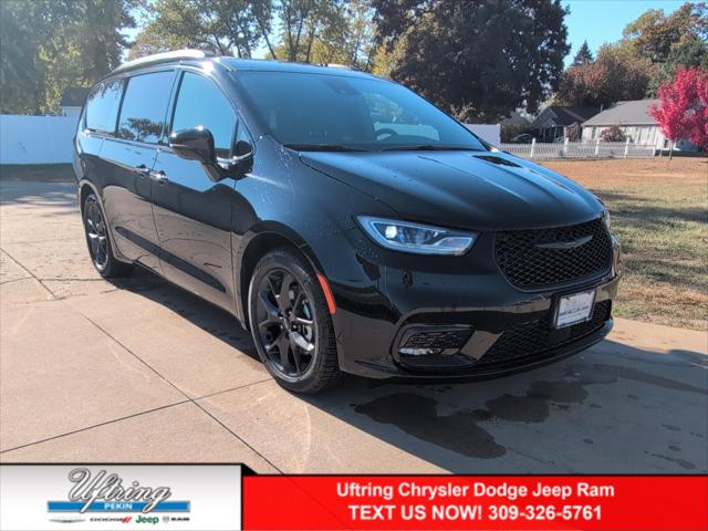 2024 Chrysler Pacifica PACIFICA TOURING L