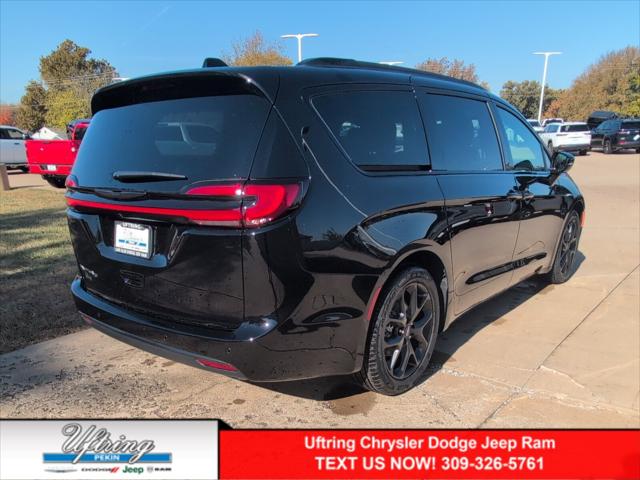 2024 Chrysler Pacifica PACIFICA TOURING L